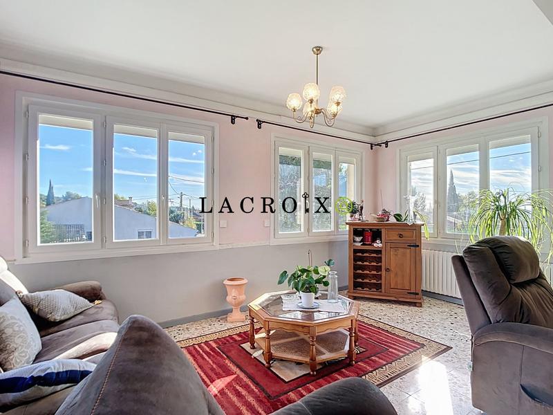 Maison - 220 m² - 8 pièces