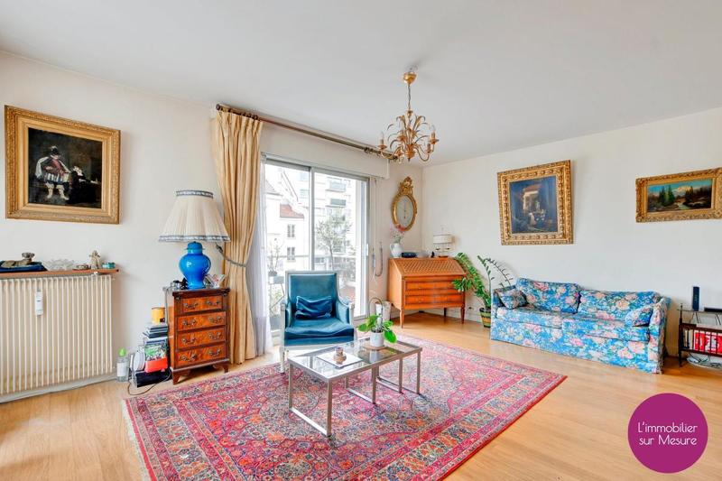 Appartement - 95 m² - 5 pièces