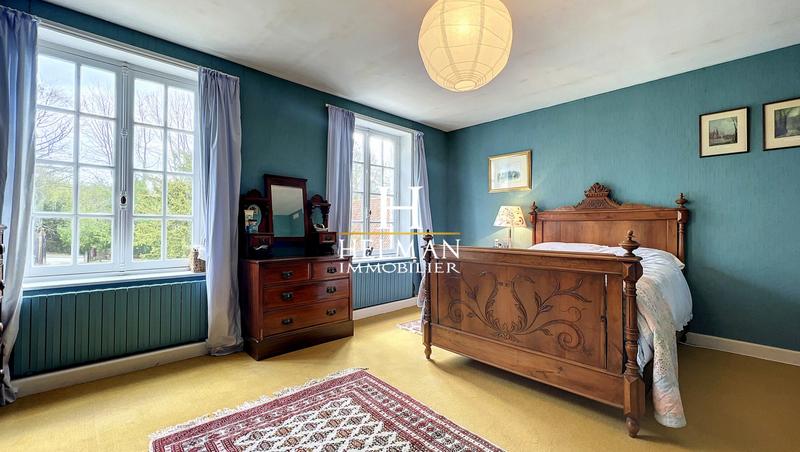 Maison - 319 m² - 9 pièces