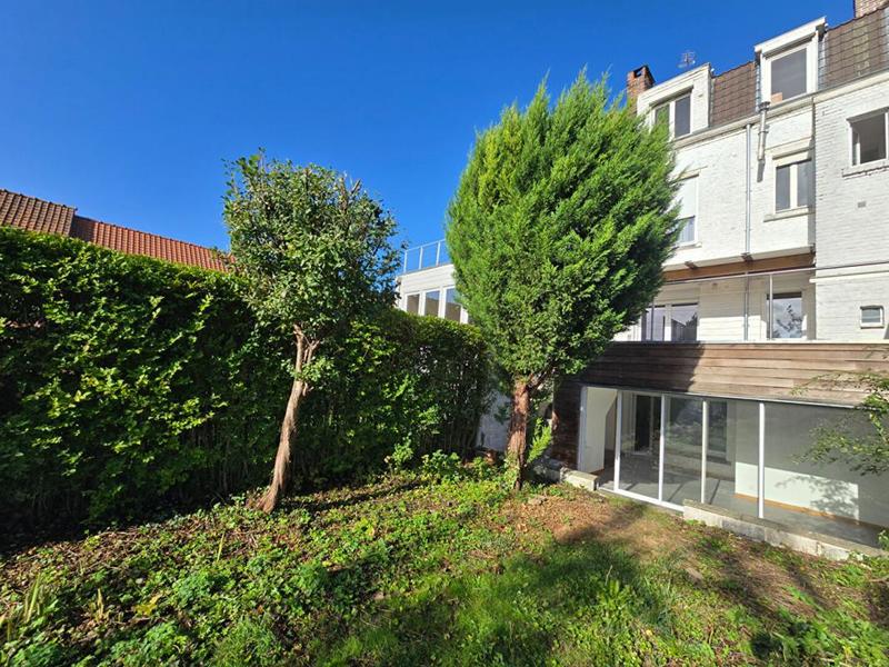 Maison - 165 m² - 9 pièces