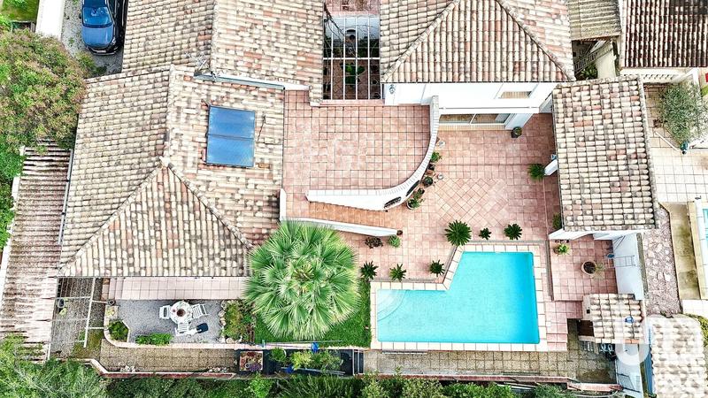 Maison - 200 m² - 5 pièces