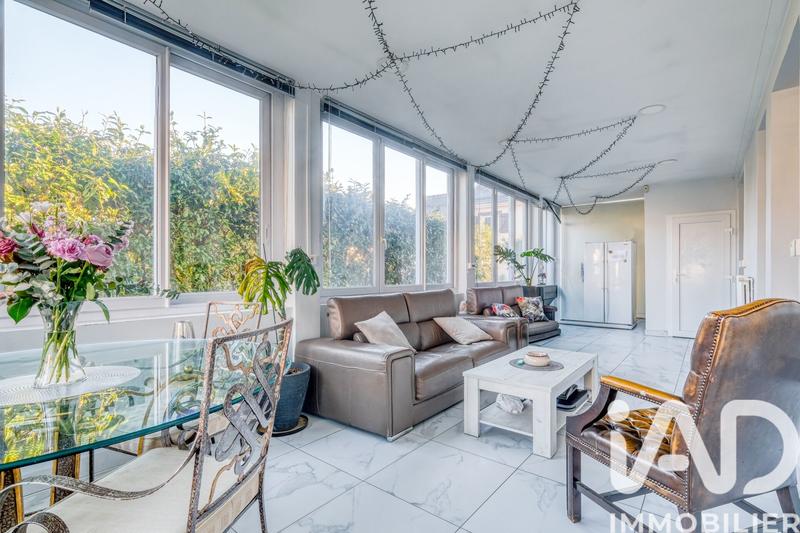 Maison - 218 m² - 9 pièces