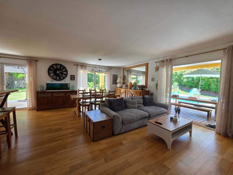 Maison - 215 m² - 9 pièces