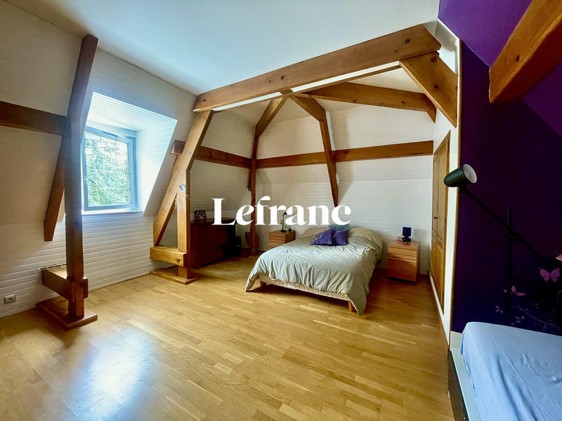 Maison - 217 m² - 10 pièces