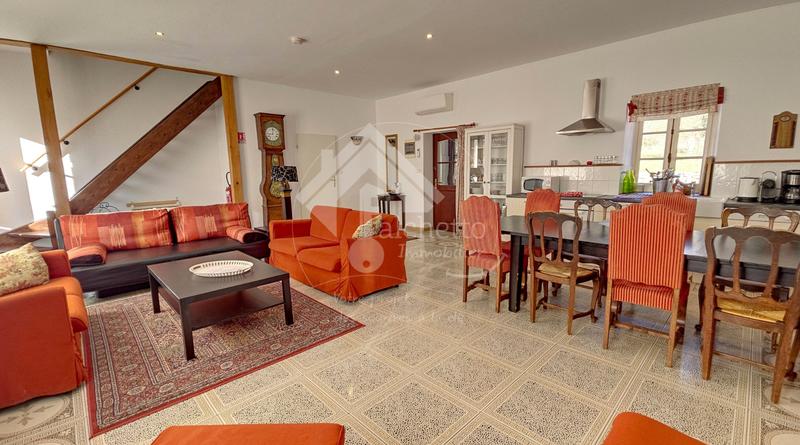 Propriété - 230 m² - 12 pièces