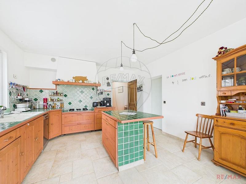 Appartement - 272 m² - 6 pièces