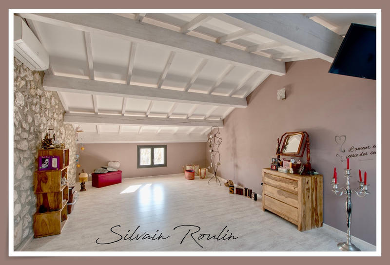 Maison - 282 m² - 8 pièces