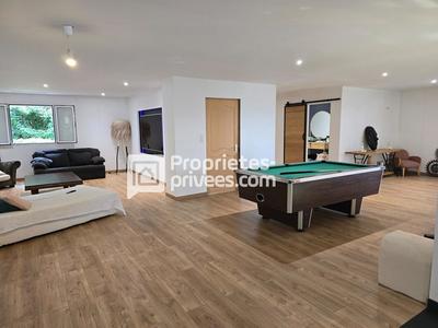 Maison - 308 m² - 9 pièces