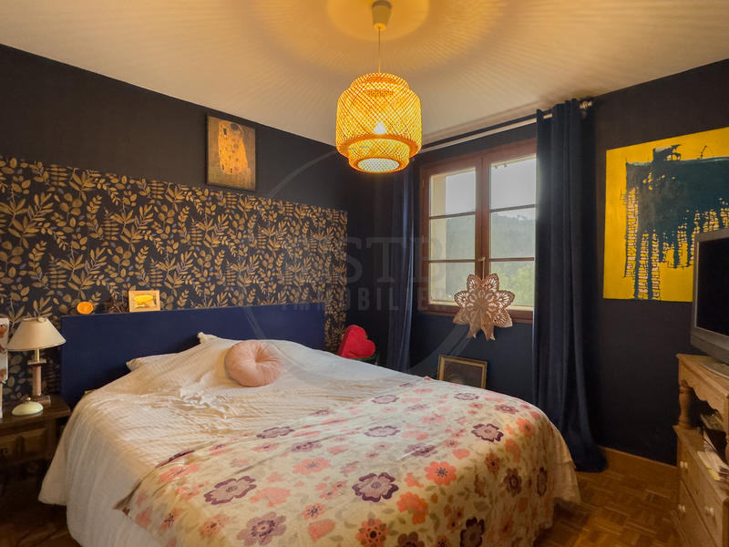 Maison - 211 m² - 7 pièces