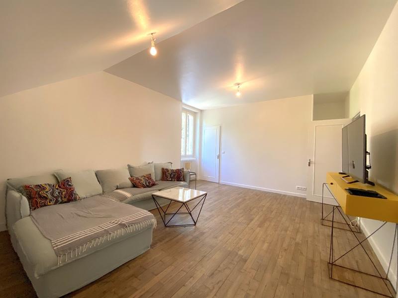 Maison - 206 m² - 9 pièces