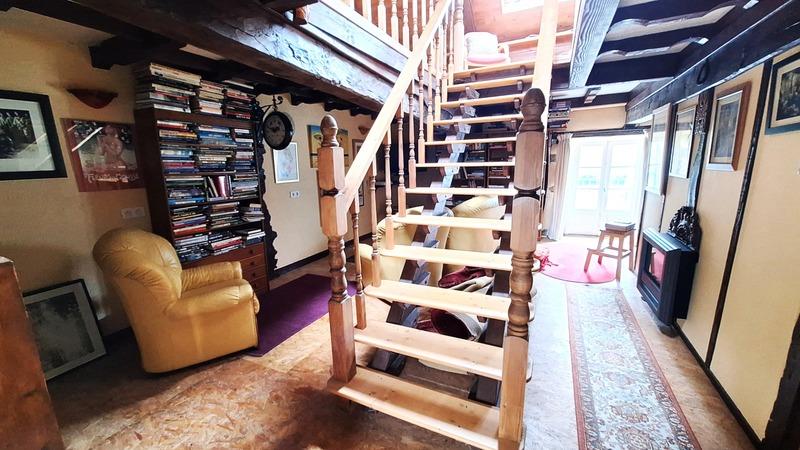 Maison - 170 m² - 9 pièces