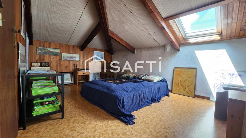 Maison - 280 m² - 16 pièces