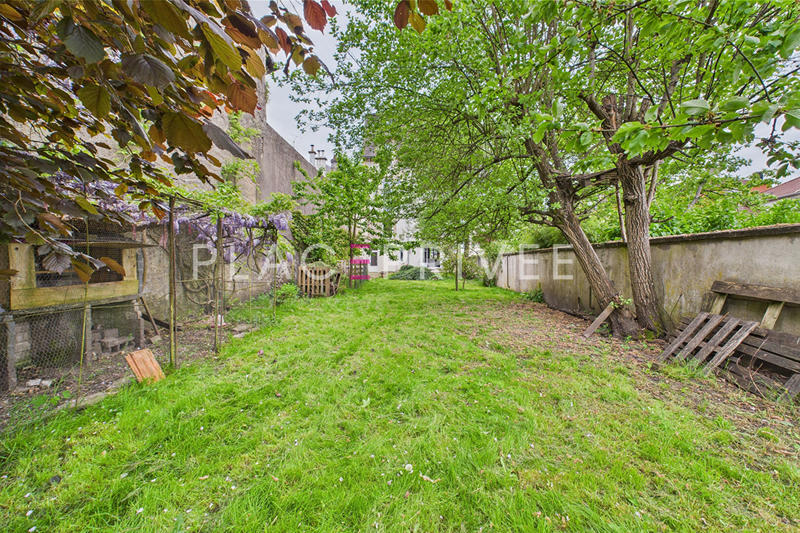 Maison - 320 m² - 10 pièces