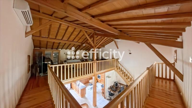 Maison - 178 m² - 7 pièces