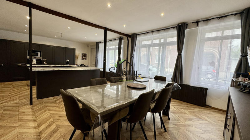 Maison - 161 m² - 7 pièces