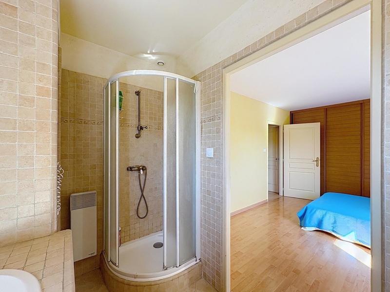 Villa - 240 m² - 8 pièces