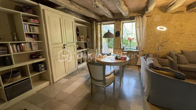 Propriété - 264 m² - 9 pièces