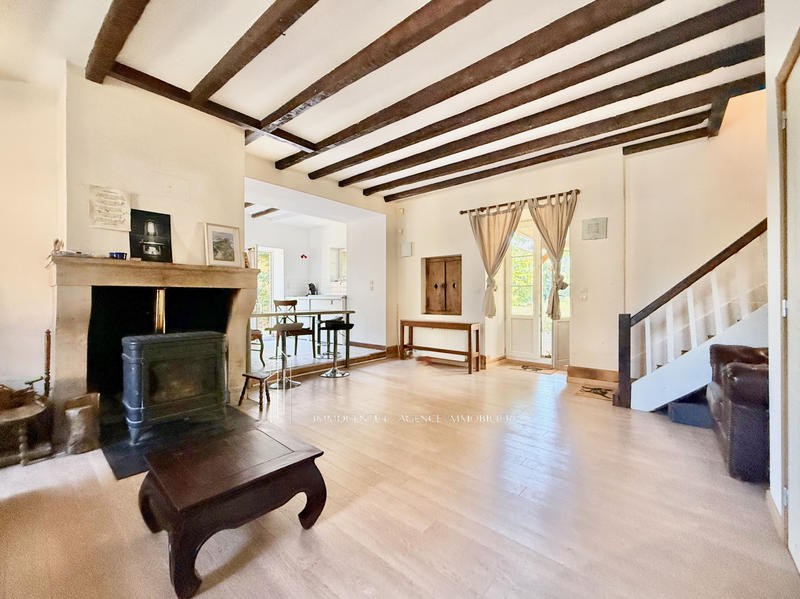 Propriété - 163 m² - 9 pièces