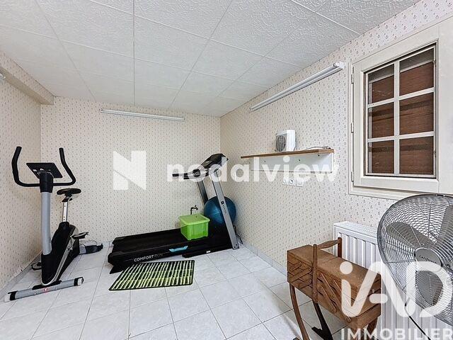 Maison - 181 m² - 9 pièces