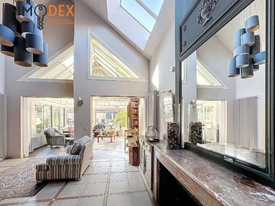 Maison - 226 m² - 7 pièces