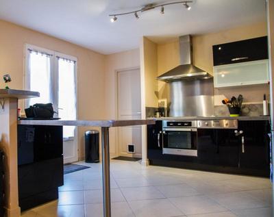 Maison - 104 m² - 6 pièces