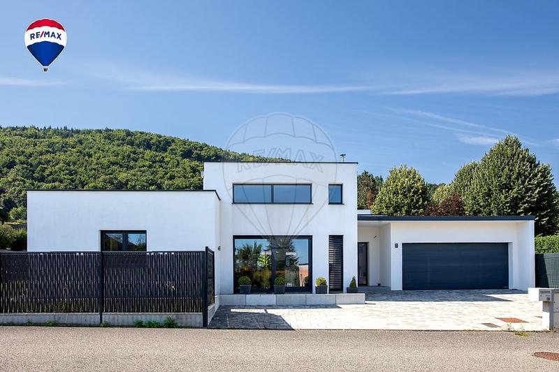 Maison - 138 m² - 5 pièces