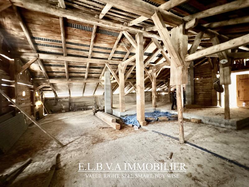 Corps de ferme - 400 m² - 12 pièces