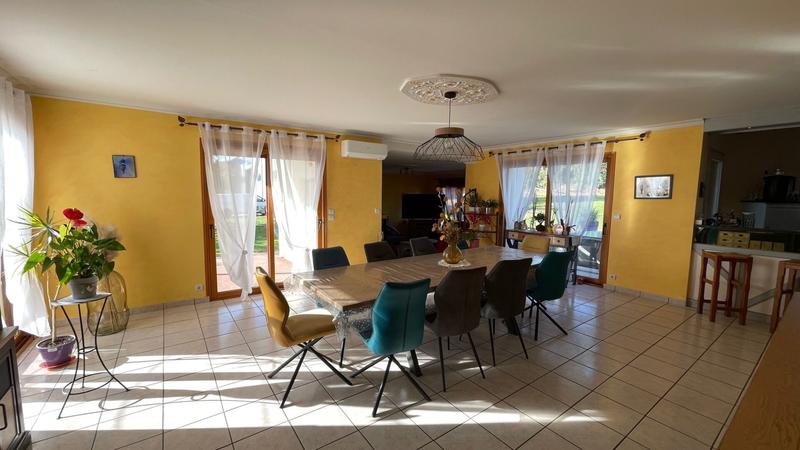 Maison - 195 m² - 8 pièces