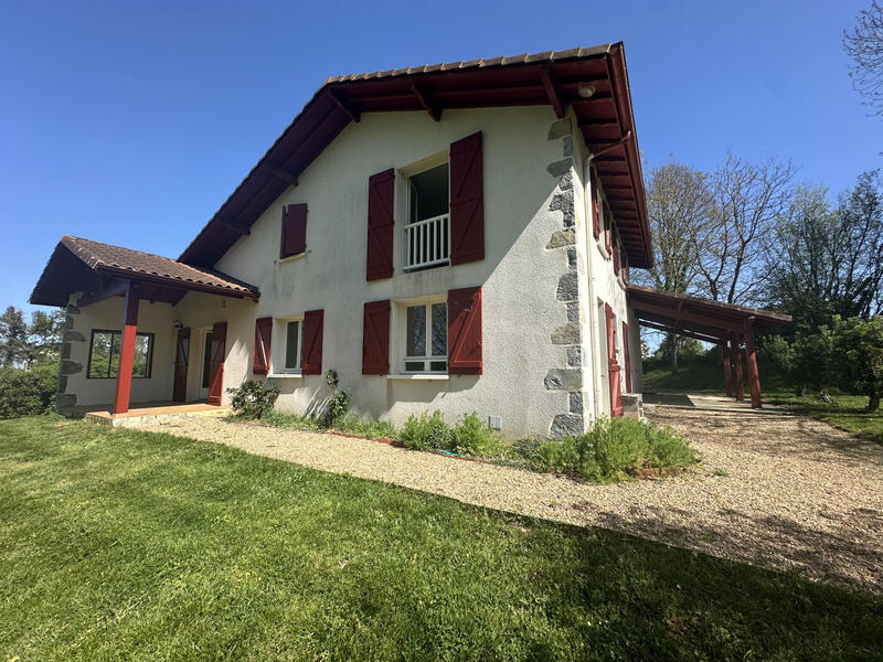 Maison - 160 m² - 4 pièces