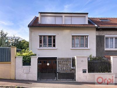 Maison - 130 m² - 6 pièces