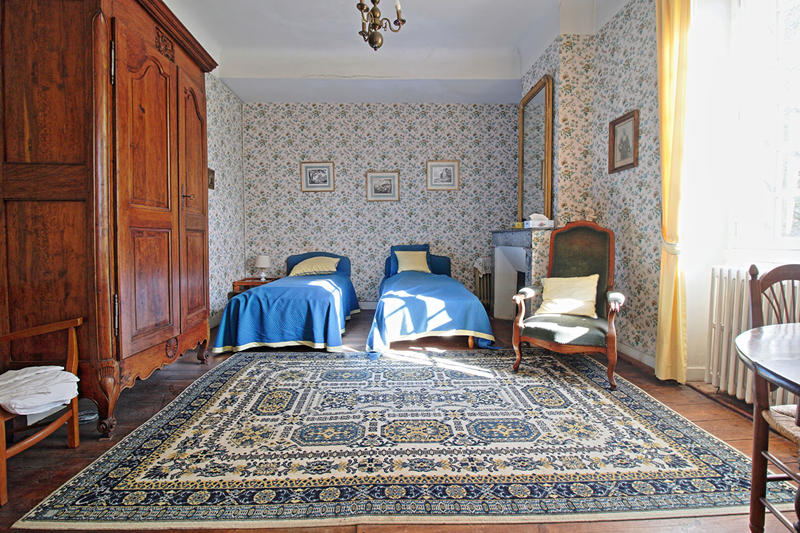 Maison - 460 m² - 15 pièces