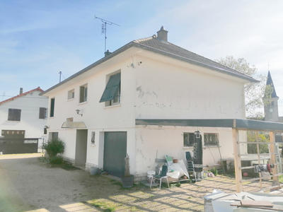 Maison - 80 m² - 8 pièces