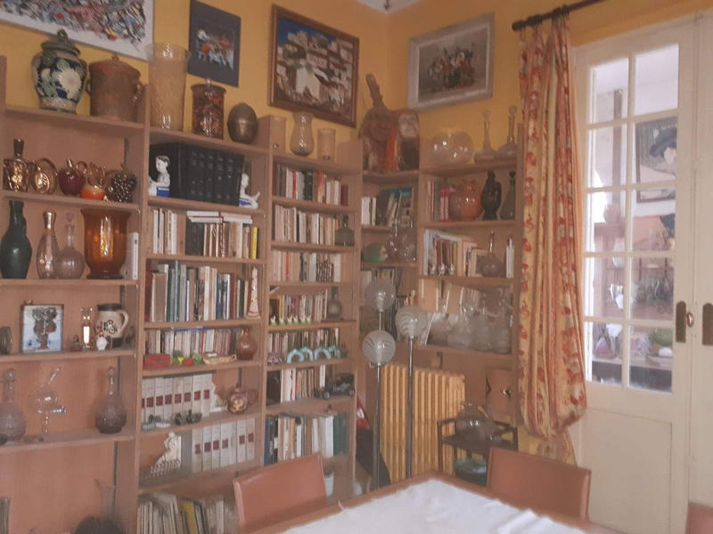 Propriété - 1 000 m² - 14 pièces