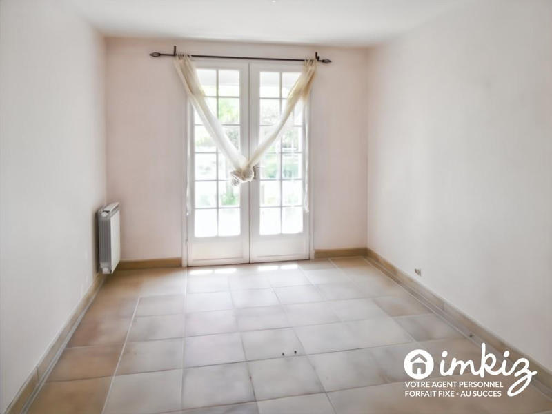 Maison - 220 m² - 9 pièces