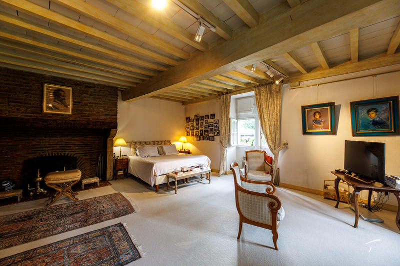 Propriété - 414 m² - 7 pièces