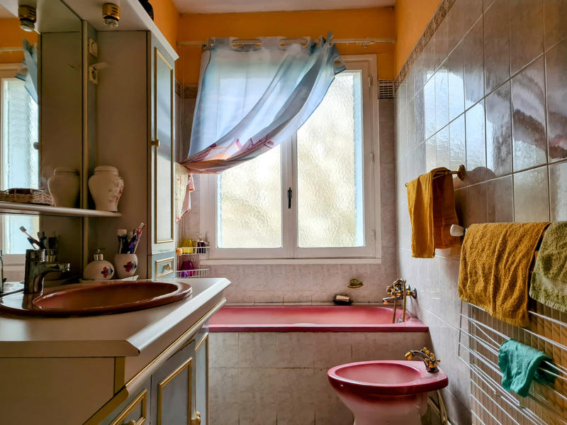 Maison - 187 m² - 9 pièces