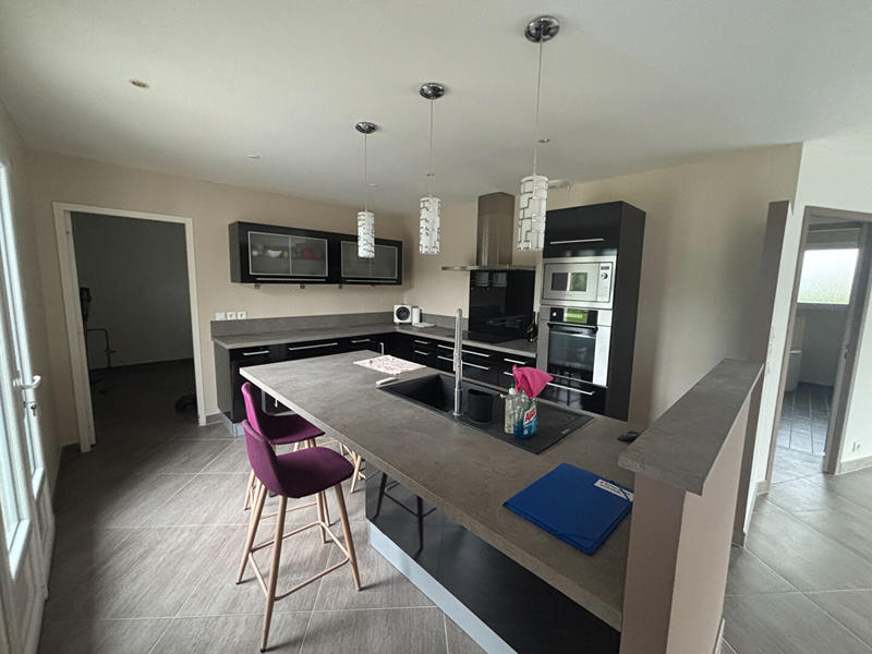 Maison - 191 m² - 8 pièces