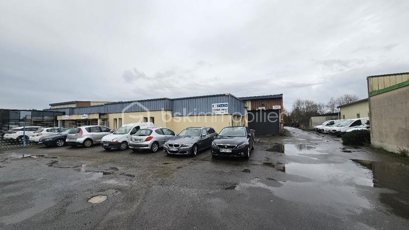 Entrepôt - 1 800 m² - 3 pièces