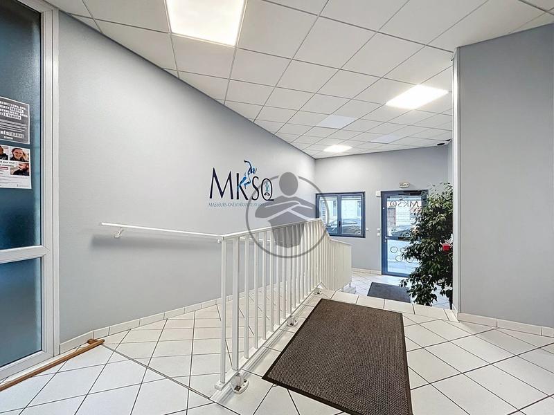 Bureau - 275 m² - 12 pièces