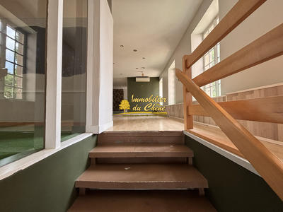 Local commercial - 211 m² - 7 pièces