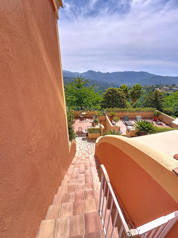 Appartement - 80 m² - 3 pièces