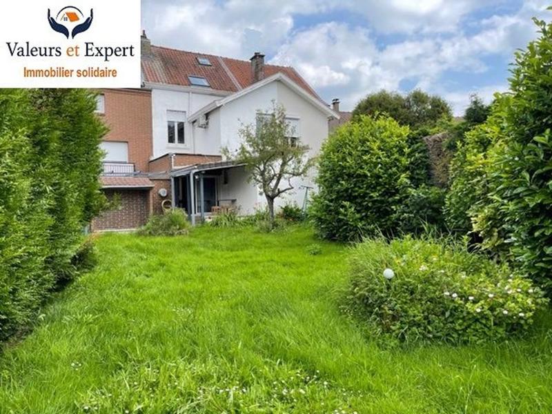 Maison traditionnelle - 137 m² - 5 pièces