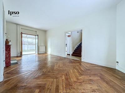 Propriété - 177 m² - 7 pièces