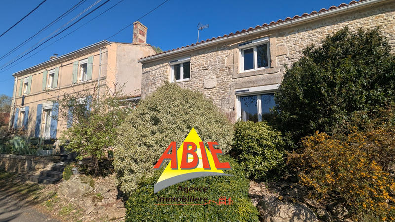 Maison - 227 m² - 8 pièces