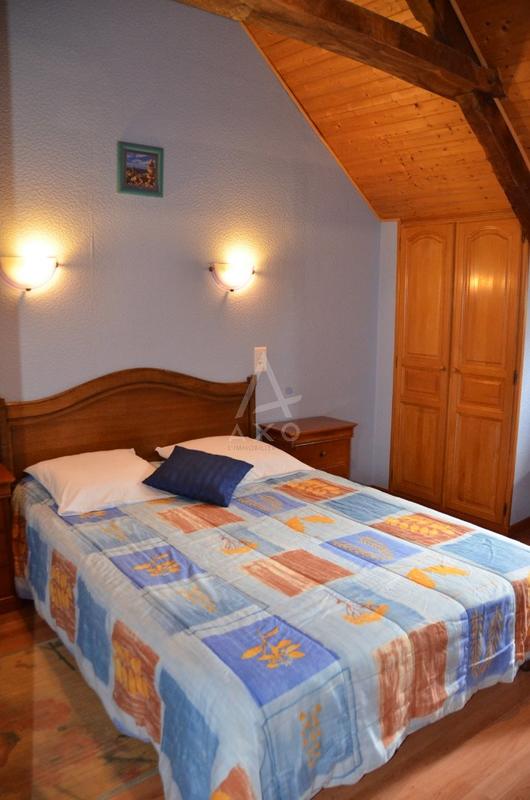 Maison - 640 m² - 25 pièces