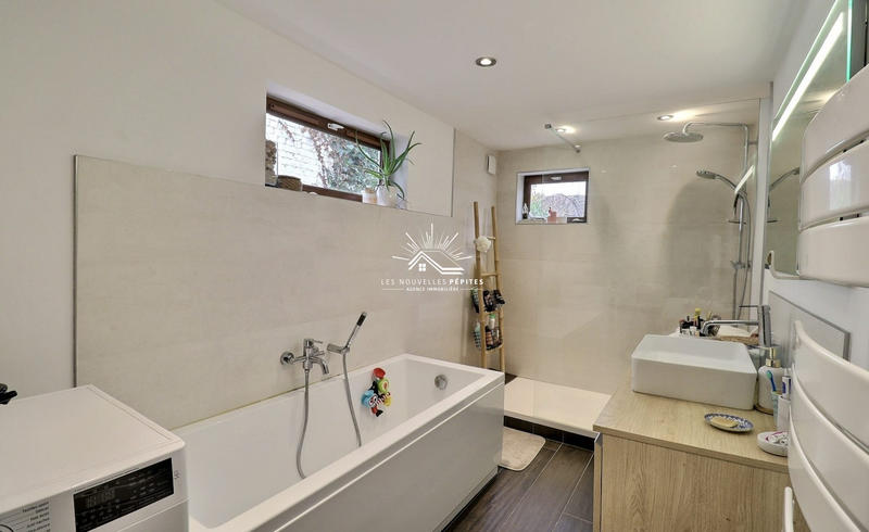 Maison - 96 m² - 5 pièces