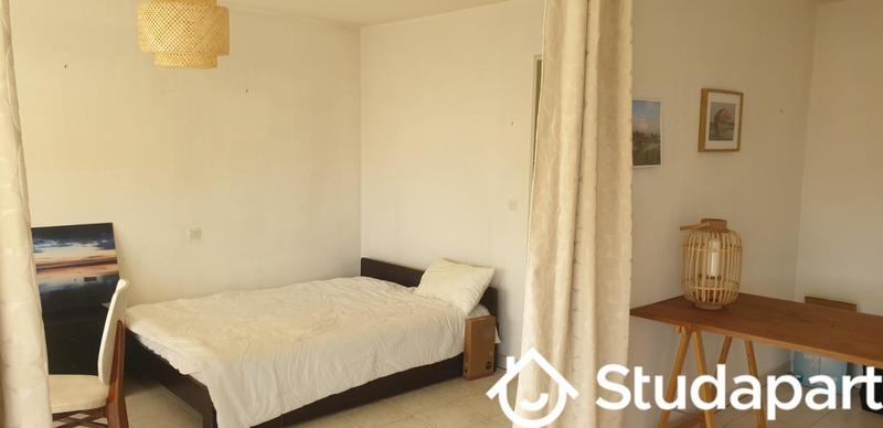 Chambre - 12 m² - 1 pièce