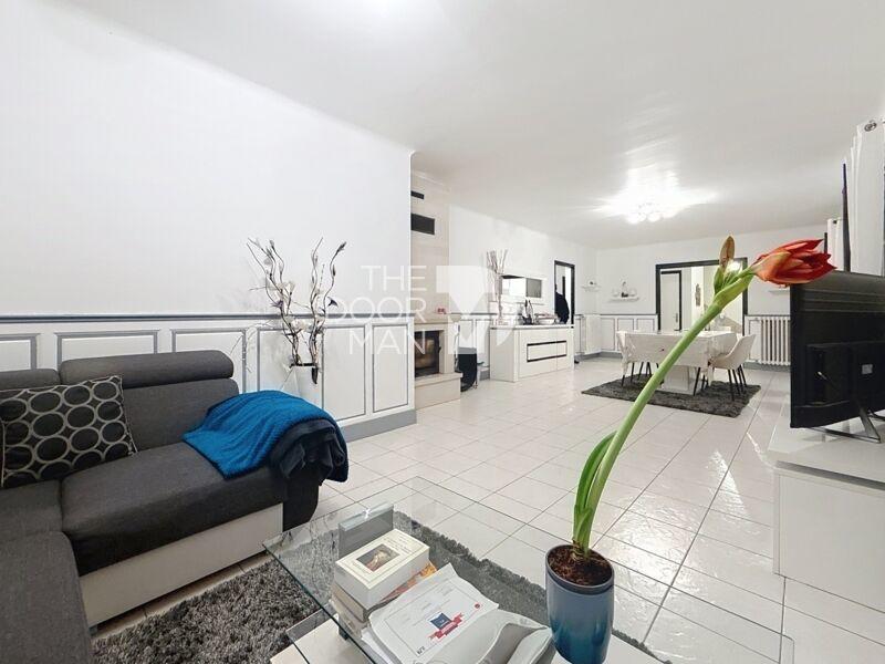 Demeure - 249 m² - 12 pièces