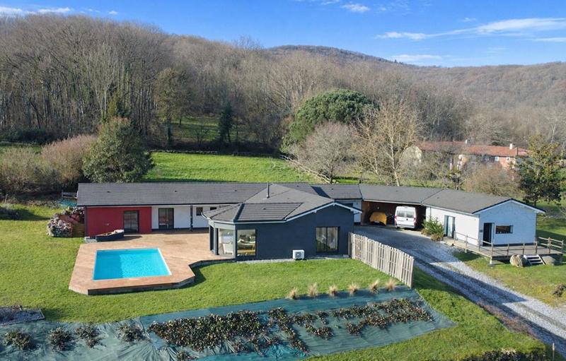 Maison - 228 m² - 6 pièces