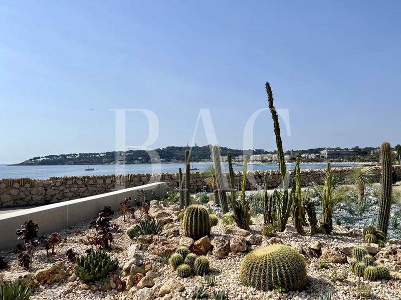 Villa - 300 m² - 10 pièces